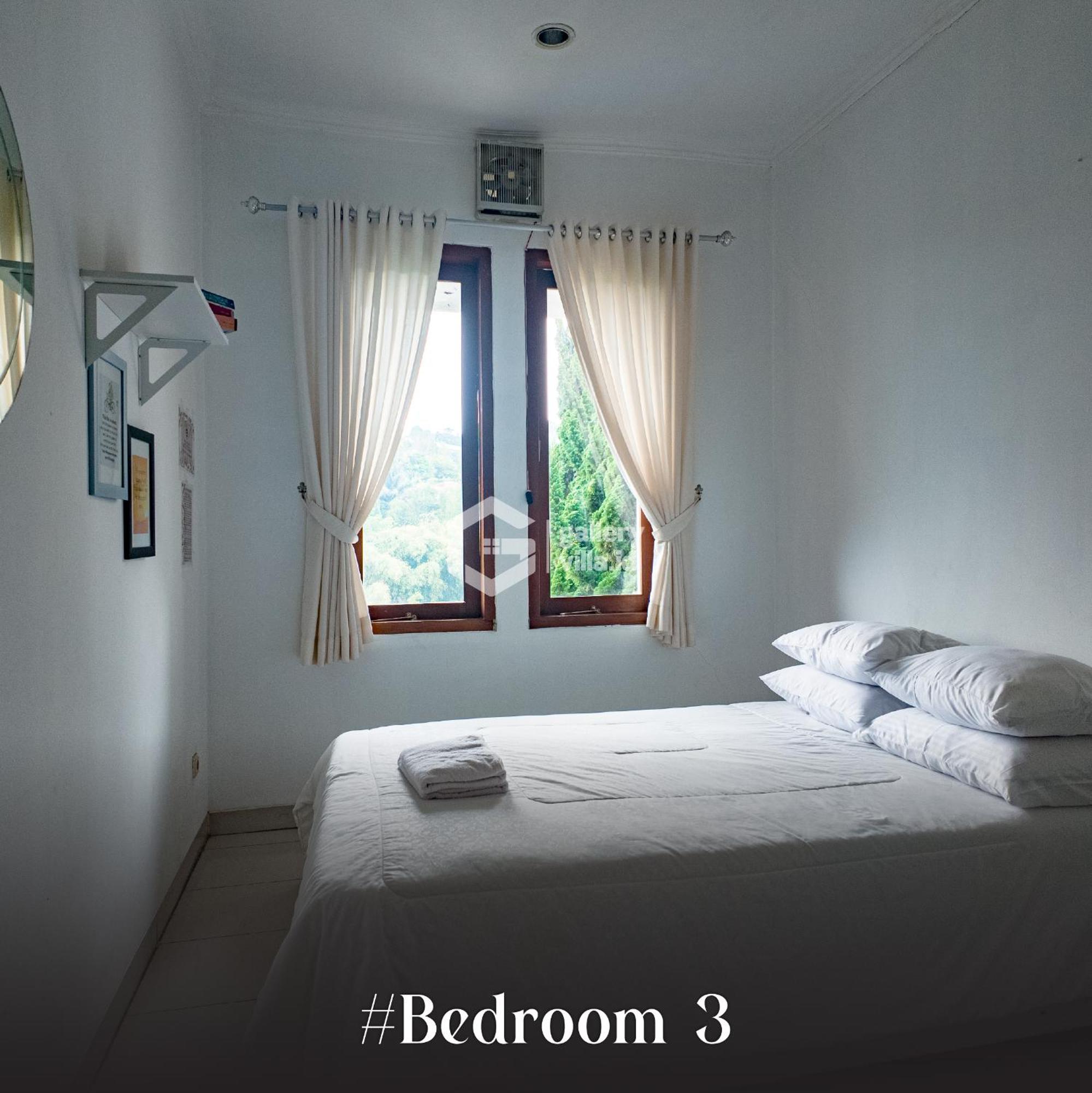 Dago 4 Kamar Kolam Renang Billiard - M-19 Villa Bandung